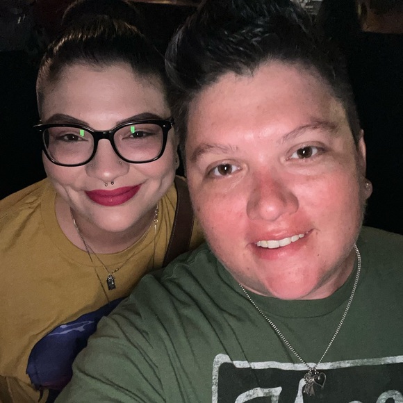 Meet your Posher, Stephanie - Picture 1 of 1